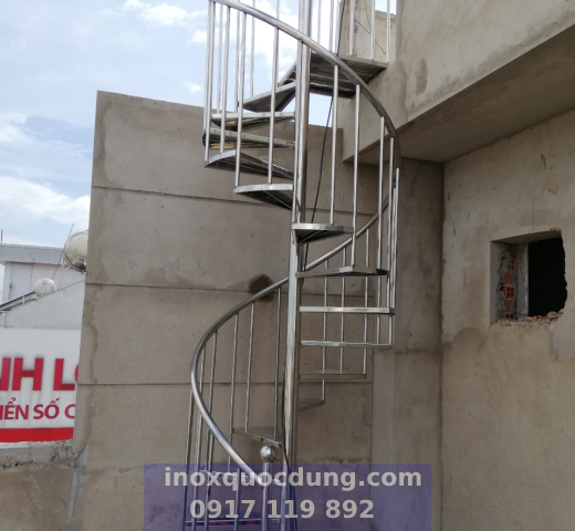 Cầu thang inox 1